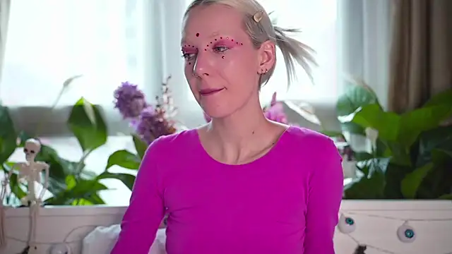 RanyThomson online show from October 28, 12:19 pm