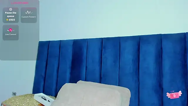 Ahilyn online show from December 5, 7:10 pm