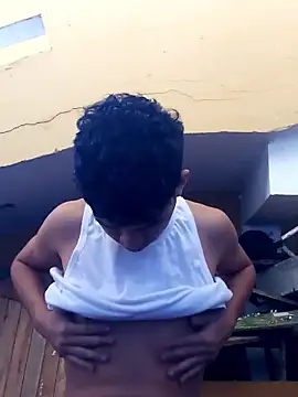 Snapshot of Mrdante23 chatting on October 4, 7:01 pm Mrdante23 online show from October 4, 7:01 pm