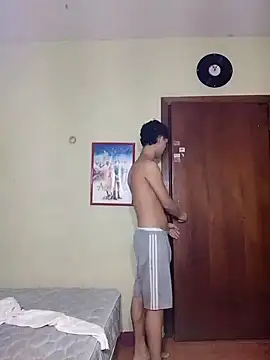 Snapshot of Mrdante23 chatting on October 24, 3:03 am Mrdante23 online show from October 24, 3:03 am