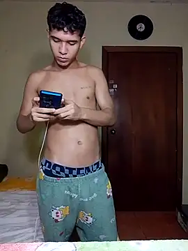 Snapshot of Mrdante23 chatting on October 25, 11:32 pm Mrdante23 online show from October 25, 11:32 pm