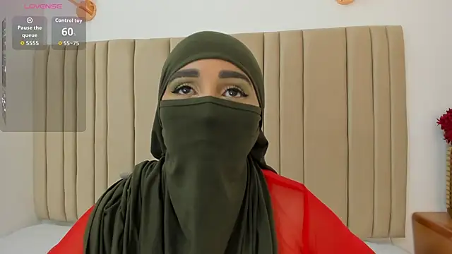 Snapshot of _alishaa_c chatting on October 19, 3:40 am alishaa c online show from October 19, 3:40 am