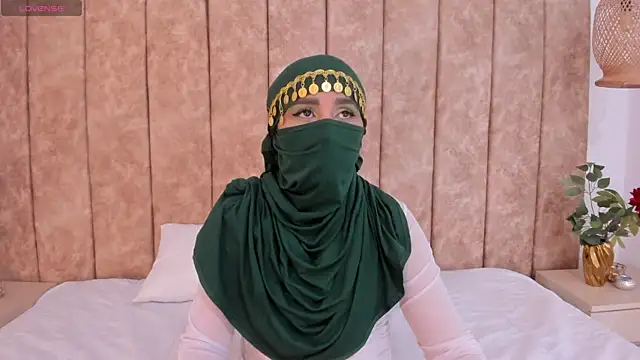 Snapshot of _alishaa_c chatting on October 26, 1:22 am alishaa c online show from October 26, 1:22 am