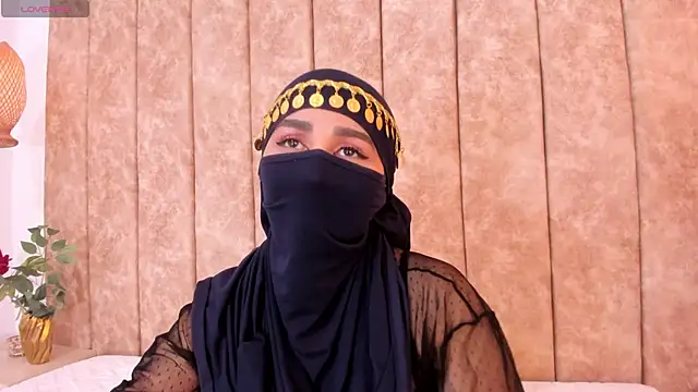 Snapshot of _alishaa_c chatting on November 15, 2:20 am alishaa c online show from November 15, 2:20 am