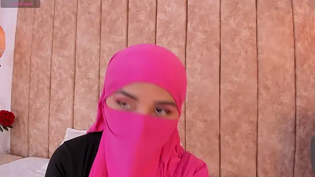 Snapshot of _alishaa_c chatting on November 28, 2:47 am alishaa c online show from November 28, 2:47 am