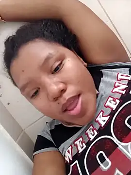 Snapshot of Rosario-castro chatting on October 23, 5:01 pm Rosario-castro online show from October 23, 5:01 pm