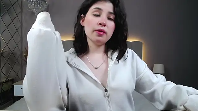 Snapshot of DianaMello chatting on November 6, 5:19 am DianaMello online show from November 6, 5:19 am