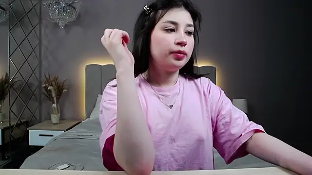 Snapshot of DianaMello chatting on November 10, 4:00 am DianaMello online show from November 10, 4:00 am