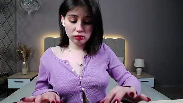 Snapshot of DianaMello chatting on November 16, 4:29 am DianaMello online show from November 16, 4:29 am