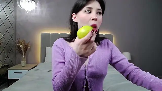 Snapshot of DianaMello chatting on November 21, 4:00 am DianaMello online show from November 21, 4:00 am