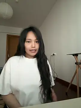 Snapshot of eee79bbb chatting on June 17, 10:39 am eee79bbb online show from June 17, 10:39 am