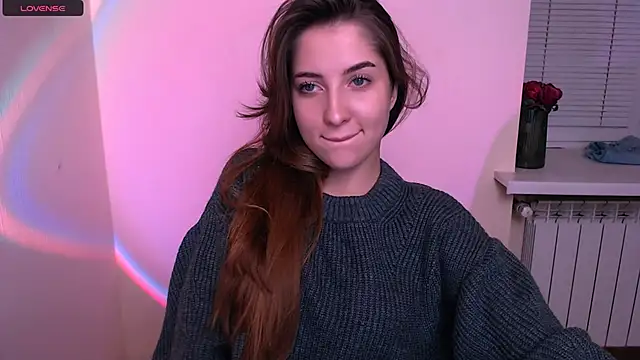 Snapshot of _OlivkaSexy chatting on December 5, 1:20 pm OlivkaSexy online show from December 5, 1:20 pm