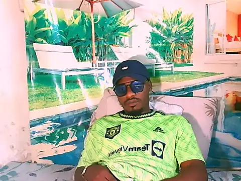 Snapshot of EbonyTiger69 chatting on November 3, 3:35 pm EbonyTiger69 online show from November 3, 3:35 pm