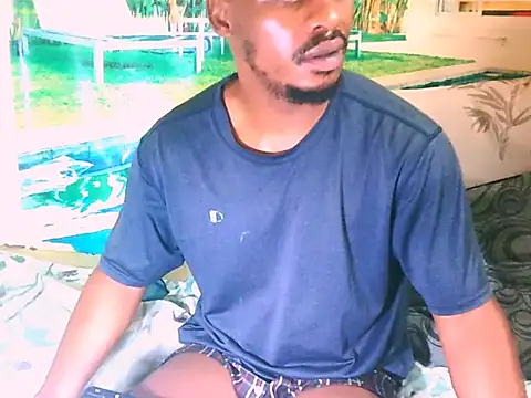 Snapshot of EbonyTiger69 chatting on December 13, 8:04 pm EbonyTiger69 online show from December 13, 8:04 pm