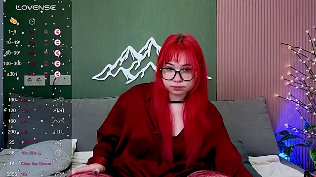 Klee Love online show from October 13, 4:34 am