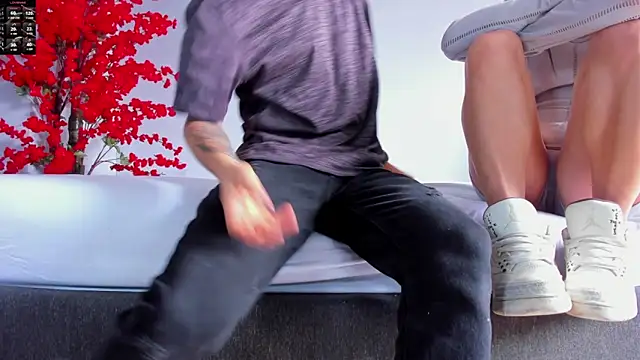 Snapshot of 2_fire chatting on November 4, 7:57 pm 2 fire online show from November 4, 7:57 pm