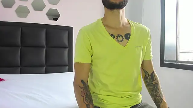 Snapshot of 2_fire chatting on December 18, 7:42 pm 2 fire online show from December 18, 7:42 pm