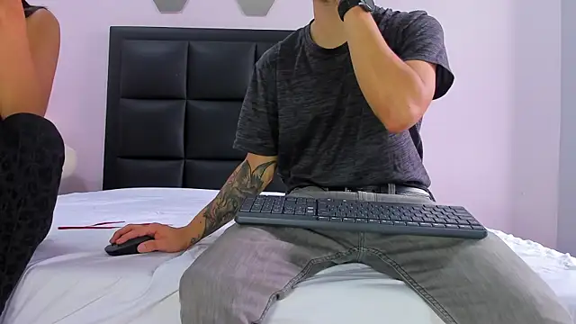 Snapshot of 2_fire chatting on January 12, 1:27 pm 2 fire online show from January 12, 1:27 pm