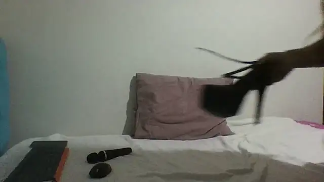 Snapshot of idil_kraliceidi chatting on November 11, 5:57 pm idil kraliceidi online show from November 11, 5:57 pm