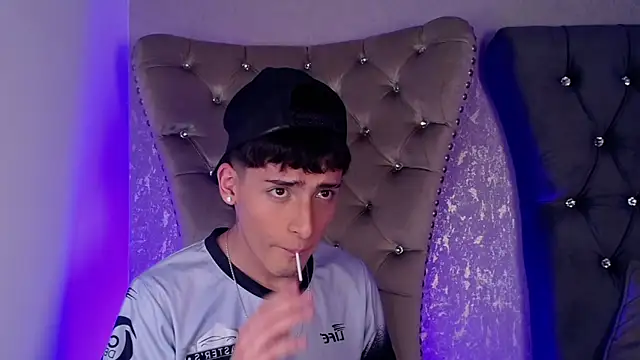 MateoMitchell online show from November 6, 4:46 am