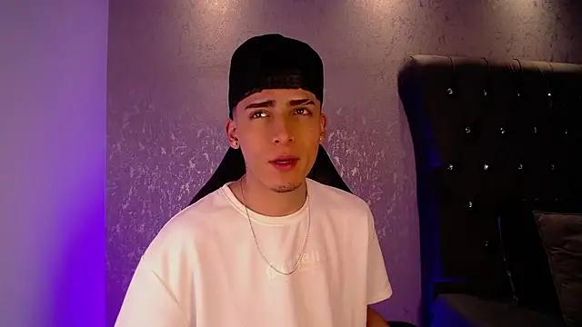 MateoMitchell online show from November 17, 5:13 am