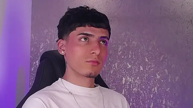 MateoMitchell online show from December 3, 5:04 am