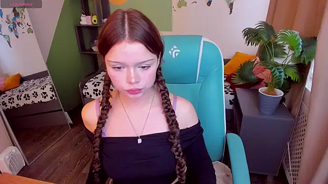 Sarah babyyy online show from October 4, 6:22 am