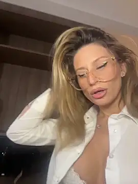 AvaMaddisson online show from March 16, 3:34 am