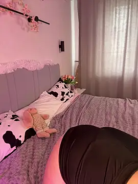 JenniferLouns online show from October 16, 10:49 am