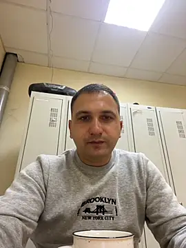 Snapshot of Mahrovmaxim chatting on October 9, 6:11 am Mahrovmaxim online show from October 9, 6:11 am