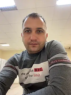 Snapshot of Mahrovmaxim chatting on October 12, 6:01 am Mahrovmaxim online show from October 12, 6:01 am