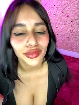 Mis Saraaxx online show from October 21, 6:30 pm