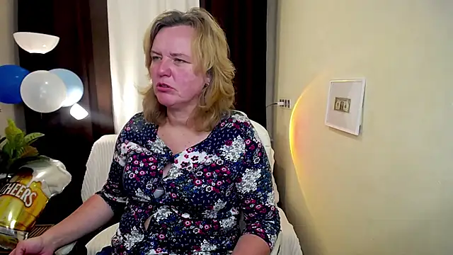 VestaWoody online show from October 5, 6:23 am