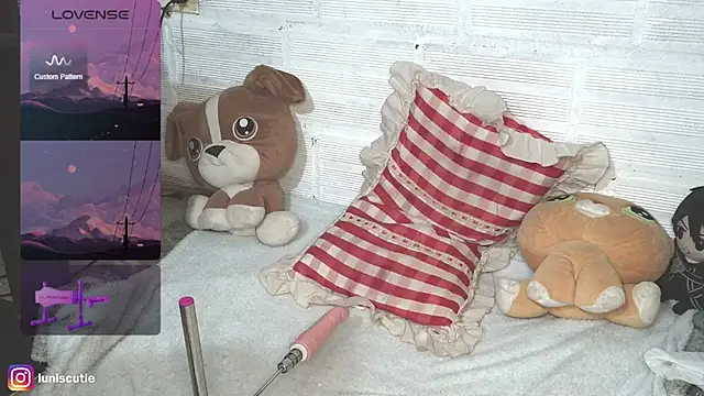 Snapshot of lunacutie chatting on October 21, 7:36 pm lunacutie online show from October 21, 7:36 pm