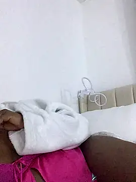 CurvyGoddessXxx online show from October 13, 8:09 pm