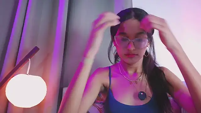 Snapshot of luna_valen chatting on October 27, 12:42 pm luna valen online show from October 27, 12:42 pm