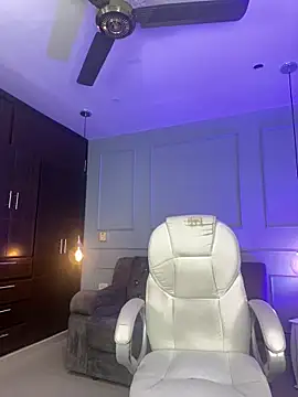 Rose monroee online show from April 13, 8:03 pm