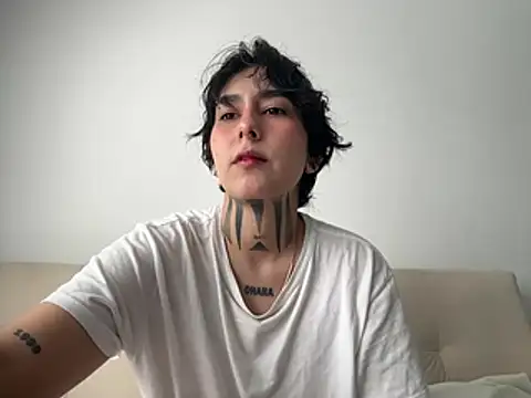 Snapshot of DaisyEmily chatting on June 4, 5:08 pm DaisyEmily online show from June 4, 5:08 pm