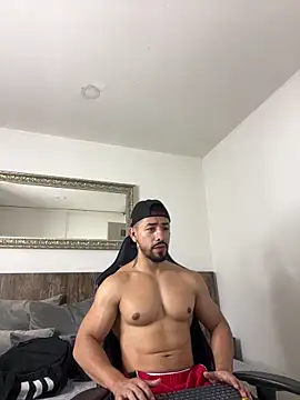 Ezzio Scolaro online show from October 20, 1:55 pm