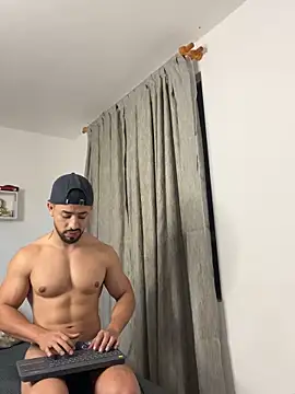 Ezzio Scolaro online show from October 23, 12:10 am