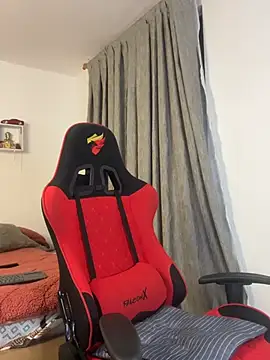 Ezzio Scolaro online show from February 25, 12:31 am