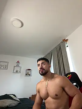 Ezzio Scolaro online show from March 3, 10:04 pm