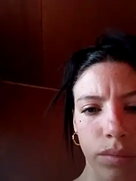 Snapshot of Gonzalezjuli chatting on November 9, 9:13 pm Gonzalezjuli online show from November 9, 9:13 pm