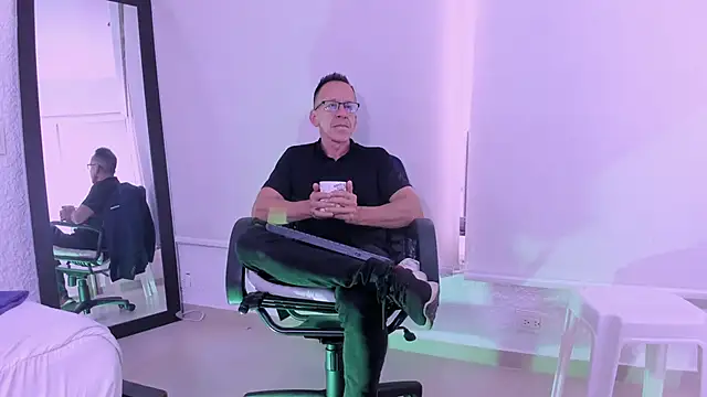  axelking  online show from February 26, 11:42 am