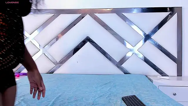 Snapshot of daenerysxxx chatting on November 12, 7:13 pm daenerysxxx online show from November 12, 7:13 pm