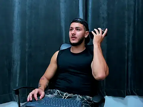 jasonshaw25 online show from March 5, 5:42 pm