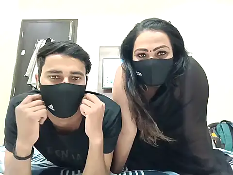 horny milf couple online show from October 8, 1:31 pm