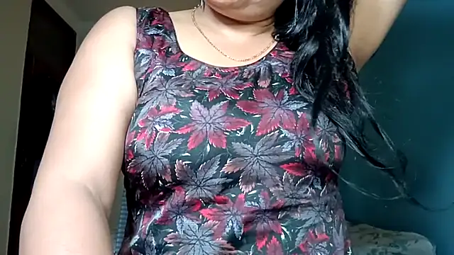 horny milf couple online show from April 5, 5:43 pm