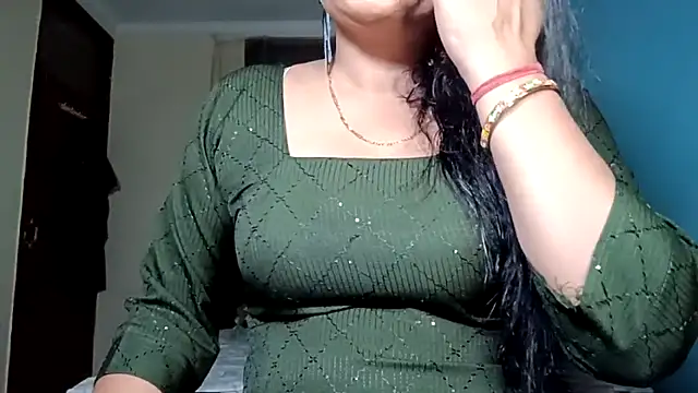 horny milf couple online show from April 22, 7:26 pm