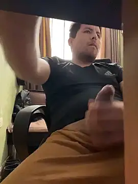 Snapshot of atreusfilho chatting on November 15, 6:04 pm atreusfilho online show from November 15, 6:04 pm